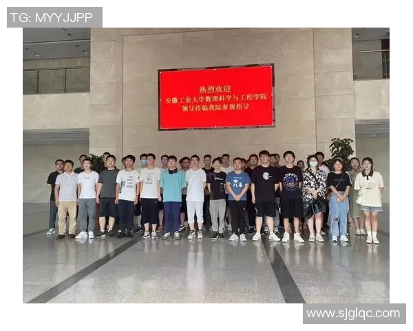 热烈欢迎足球明星莅临我们的城市与球迷们共享精彩时刻 热烈欢迎足球明星莅临我们的城市与球迷们共享精彩时刻