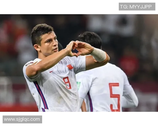 腾讯在上海盛大举办足球明星活动吸引众多球迷热情参与 腾讯在上海盛大举办足球明星活动吸引众多球迷热情参与