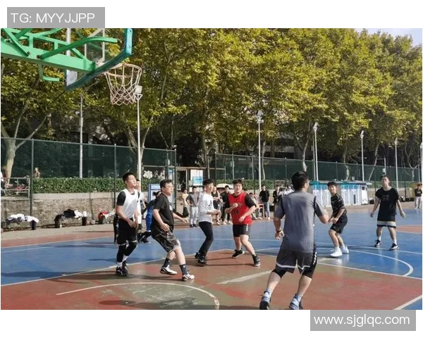 成都篮球队耐力分析与训练策略探讨助力球队提升竞技水平 成都篮球队耐力分析与训练策略探讨助力球队提升竞技水平