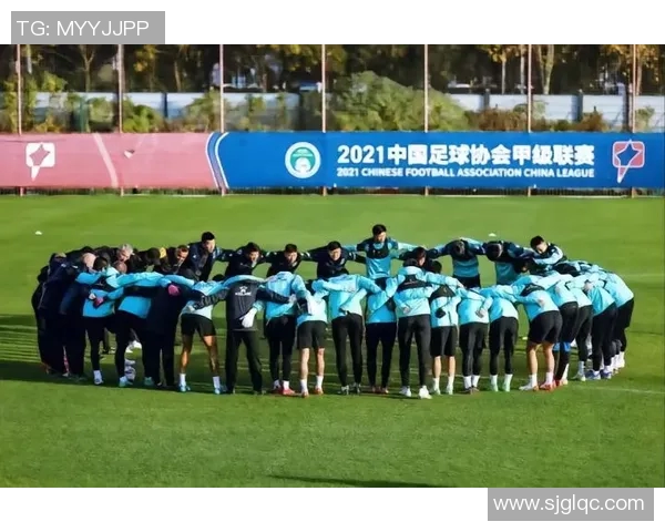 成都羽毛球队凭借65分稳居大师赛积分榜首位展现强劲实力 成都羽毛球队凭借65分稳居大师赛积分榜首位展现强劲实力