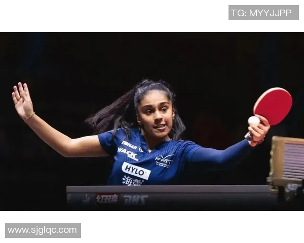 法国足球明星因咬人事件引发争议球迷热议职业道德与体育精神