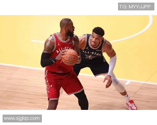 篮球明星与足球明星的腹肌对比探讨谁的更具魅力与力量 篮球明星与足球明星的腹肌对比探讨谁的更具魅力与力量