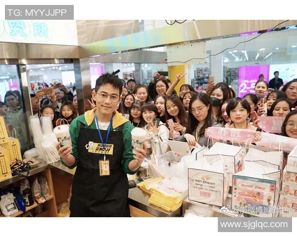 苏醒与足球明星亲密合影展现运动与音乐的完美结合 苏醒与足球明星亲密合影展现运动与音乐的完美结合